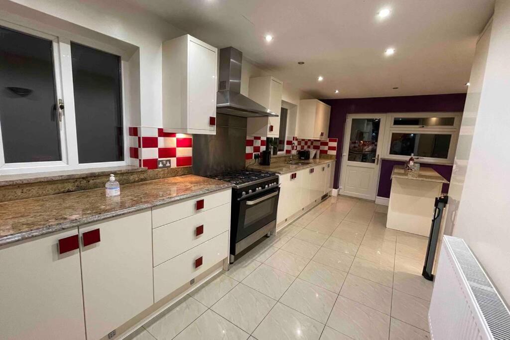 Vila Detached Bungalow II Big Garden II Pet Friendly Hednesford Exteriér fotografie